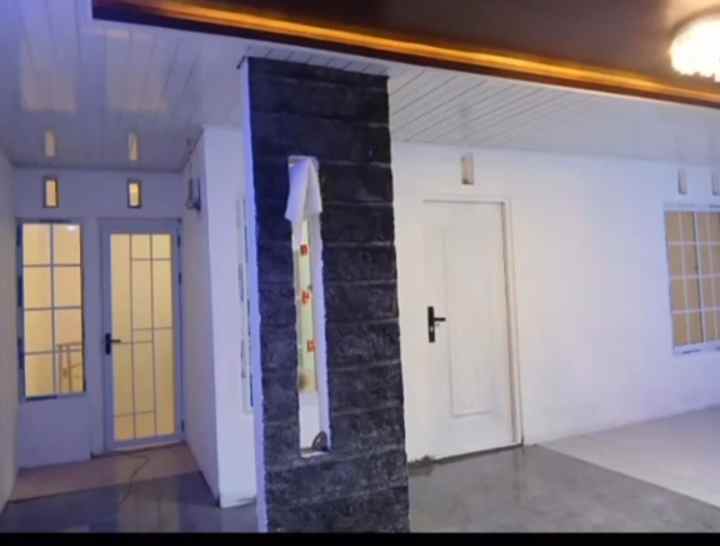 dijual rumah meteseh