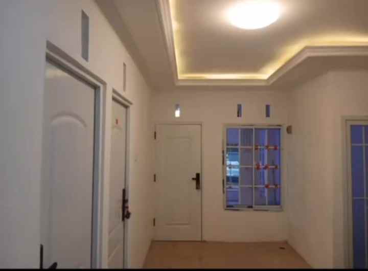 dijual rumah meteseh