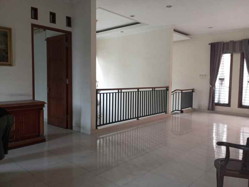 dijual rumah metland menteng cakung