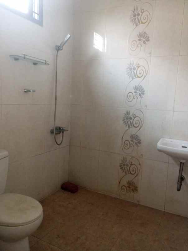 dijual rumah metland menteng cakung