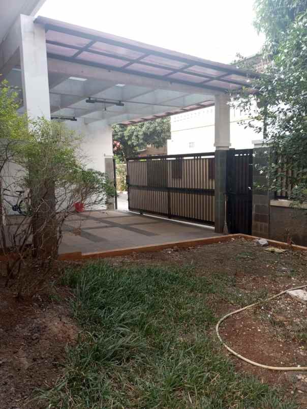 dijual rumah metland menteng cakung
