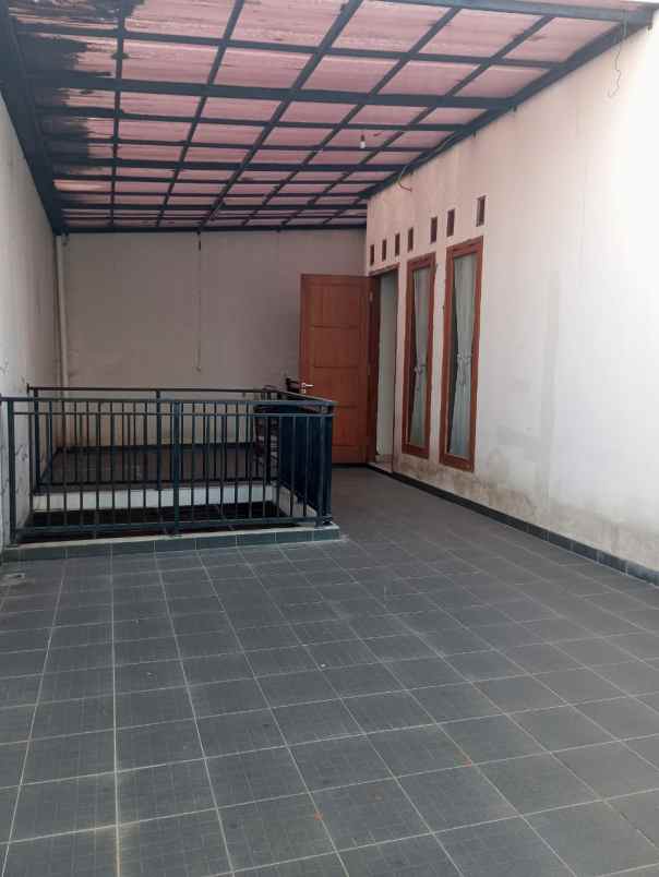 dijual rumah metland menteng cakung