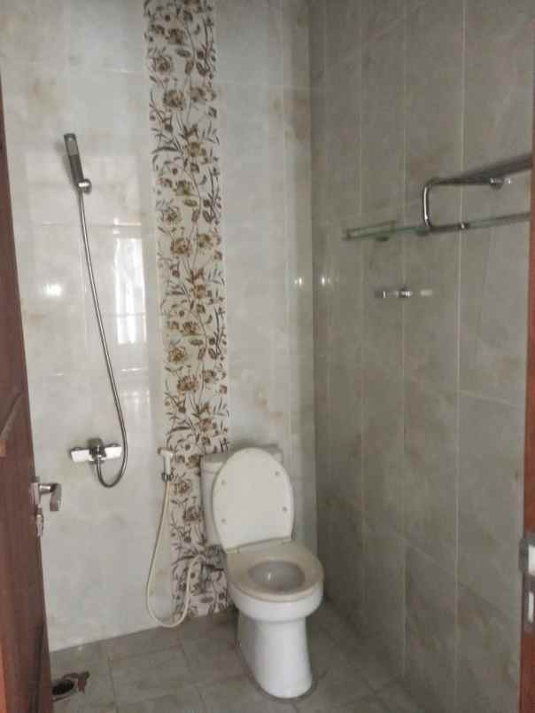 dijual rumah metland menteng cakung