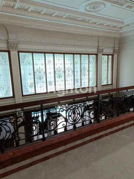 dijual rumah metro alam pondok indah