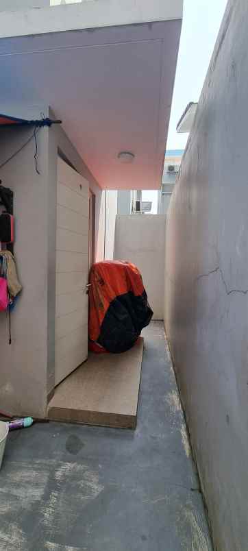 dijual rumah minimalis di harapan indah cluster lavesh