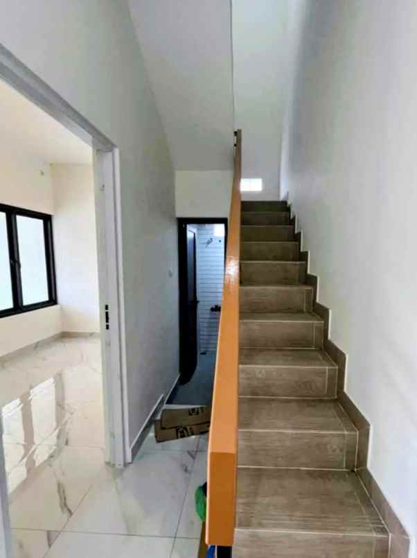 dijual rumah minomartani