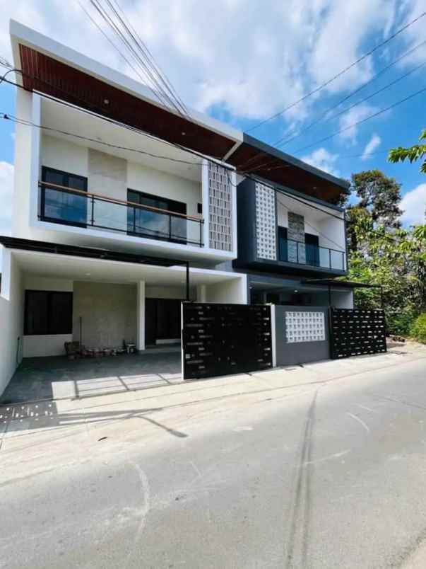 dijual rumah minomartani