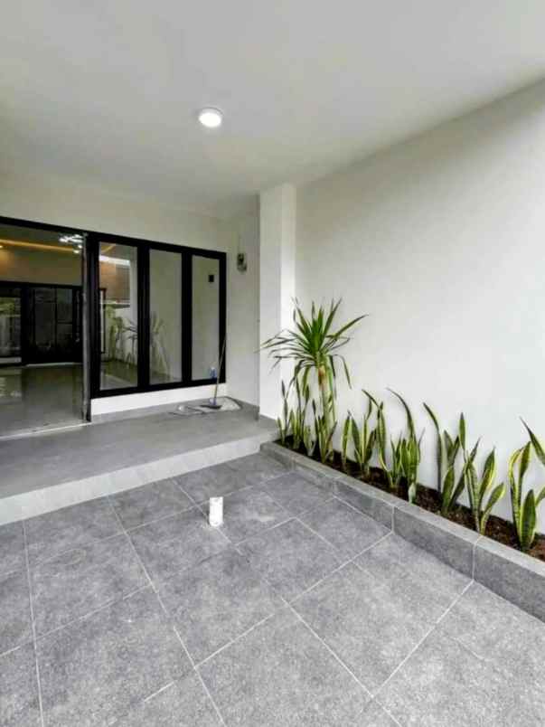 dijual rumah minomartani