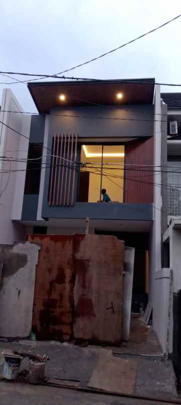 dijual rumah mulyosari