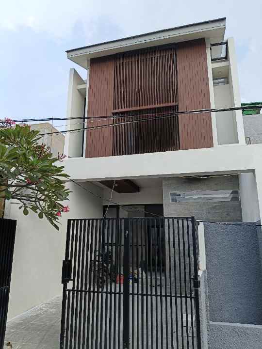 dijual rumah mulyosari