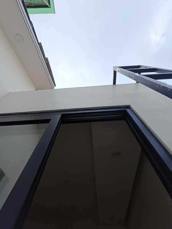 dijual rumah mulyosari