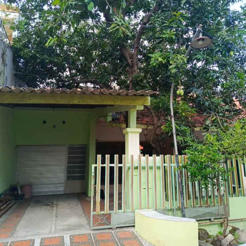 dijual rumah mulyosari