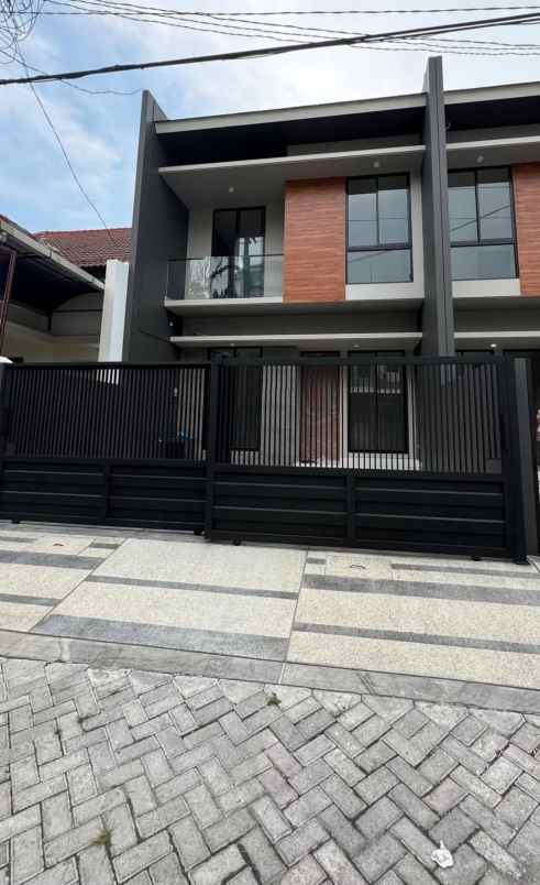 dijual rumah mulyosari