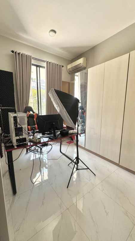 dijual rumah mulyosari