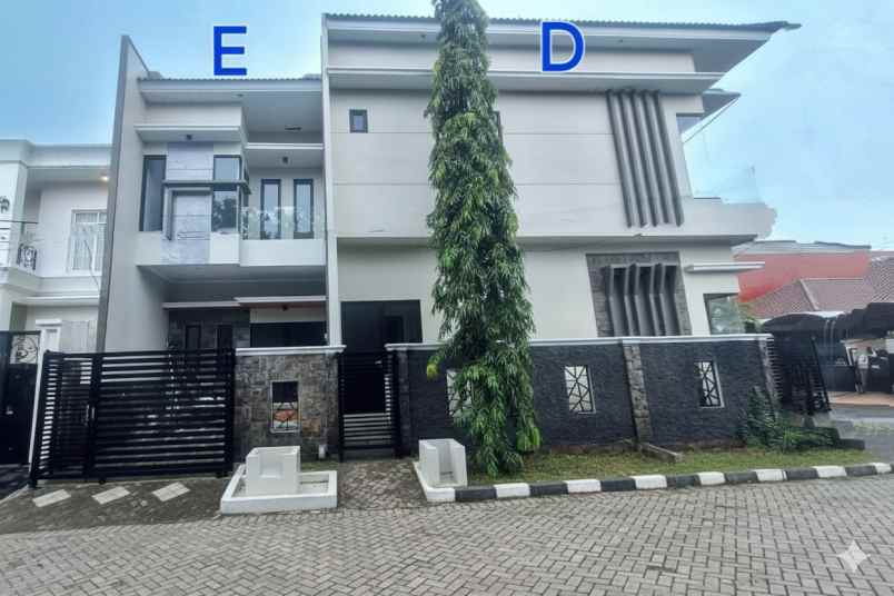 dijual rumah mulyosari prima