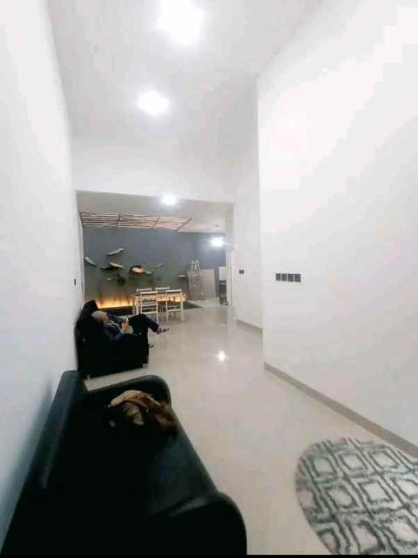 dijual rumah mutiara gading timur