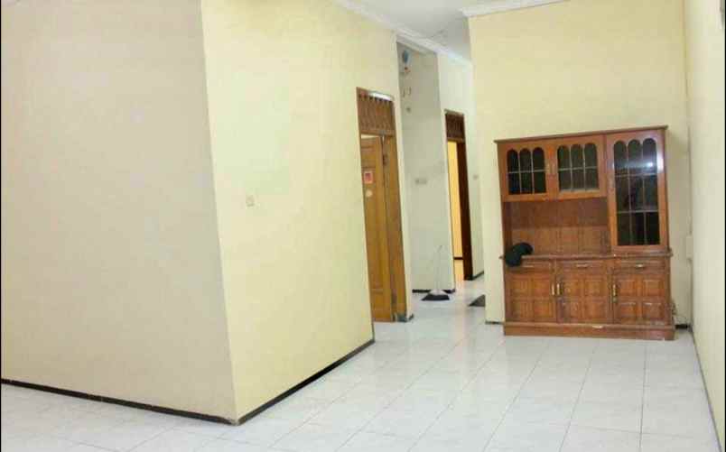 dijual rumah ngagel