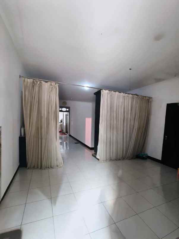 dijual rumah nirwana eksekutif