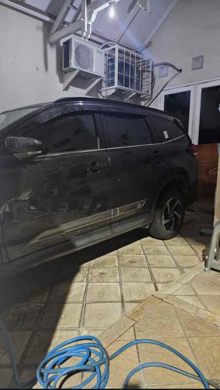 dijual rumah nirwana eksekutif