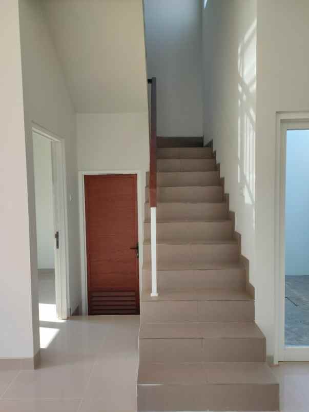 dijual rumah nogotirto