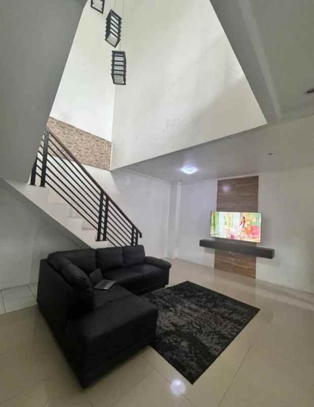 dijual rumah open space 2 lantai riung bandung