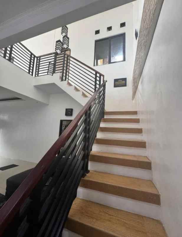 dijual rumah open space 2 lantai riung bandung