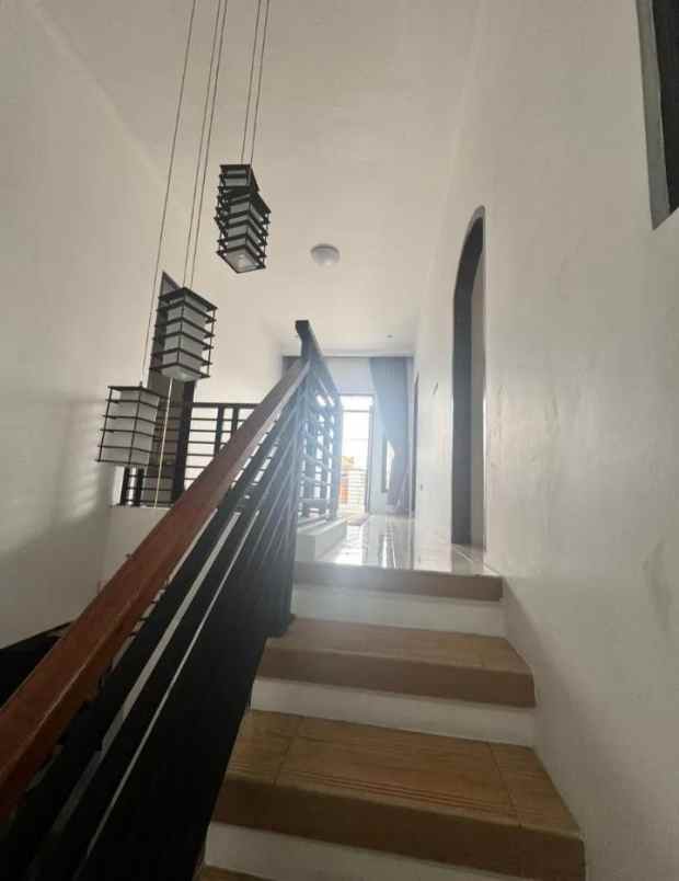 dijual rumah open space 2 lantai riung bandung