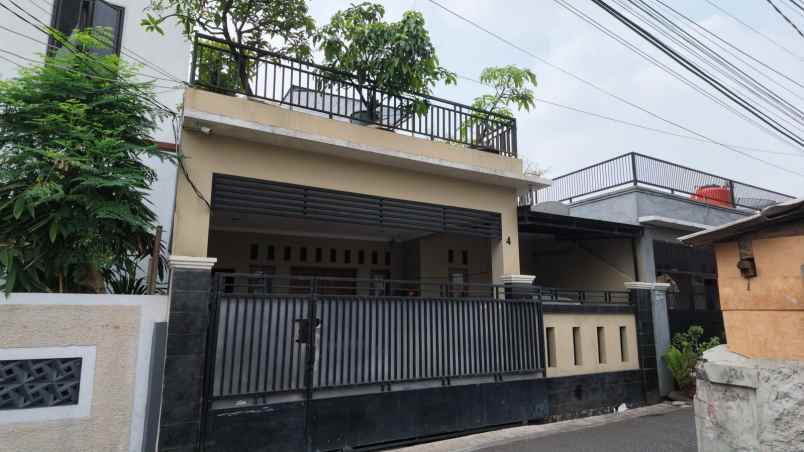 dijual rumah pahlawan kebon jeruk