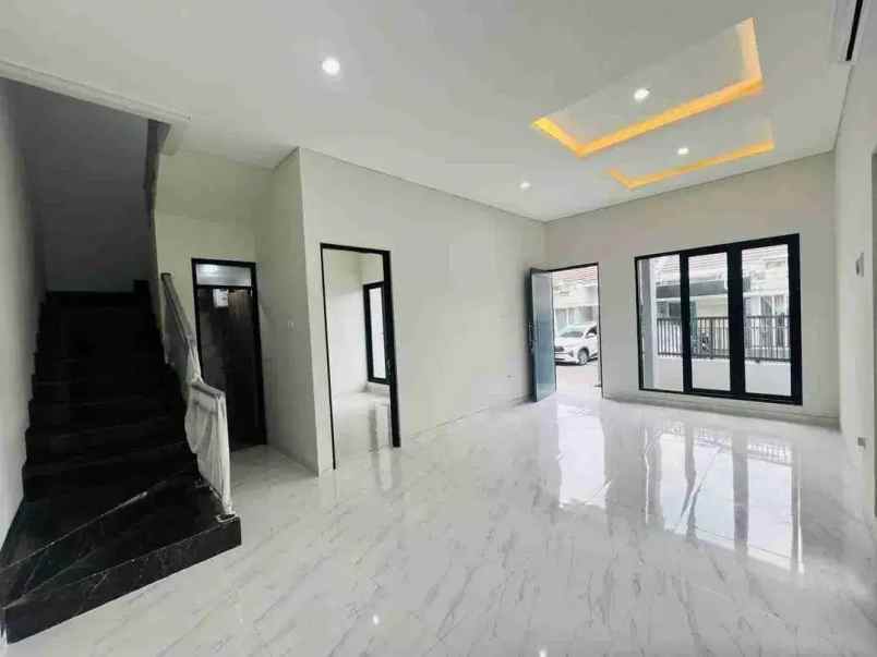 dijual rumah pakal madya