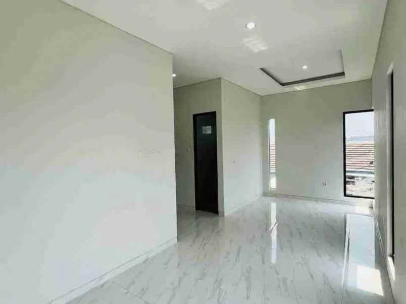 dijual rumah pakal madya