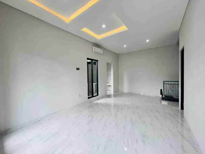 dijual rumah pakal madya