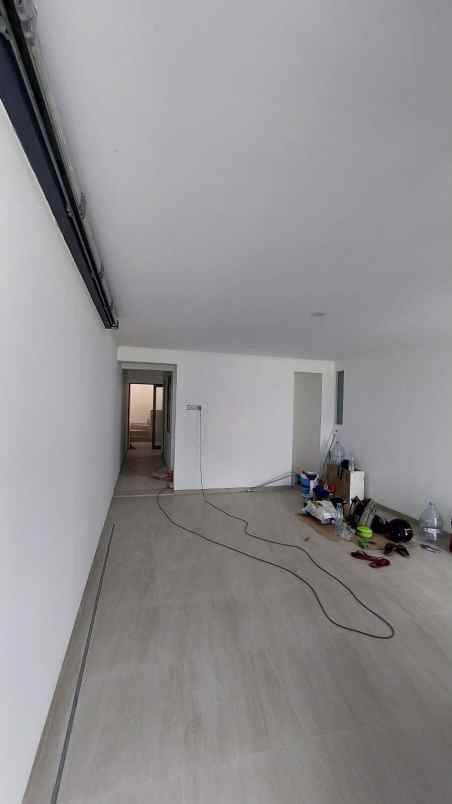 dijual rumah pakuwon city laguna