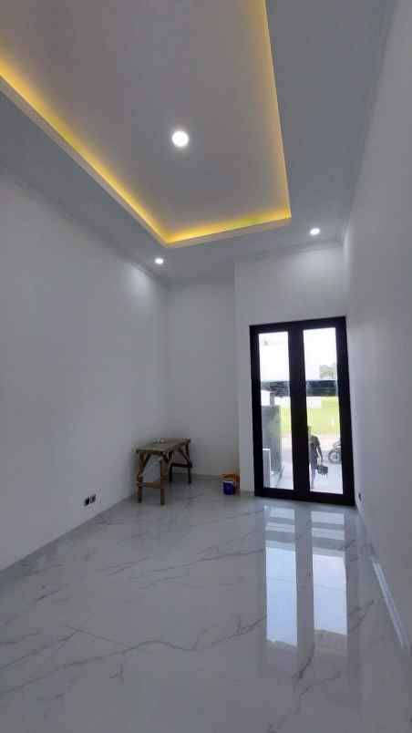 dijual rumah pakuwon city laguna