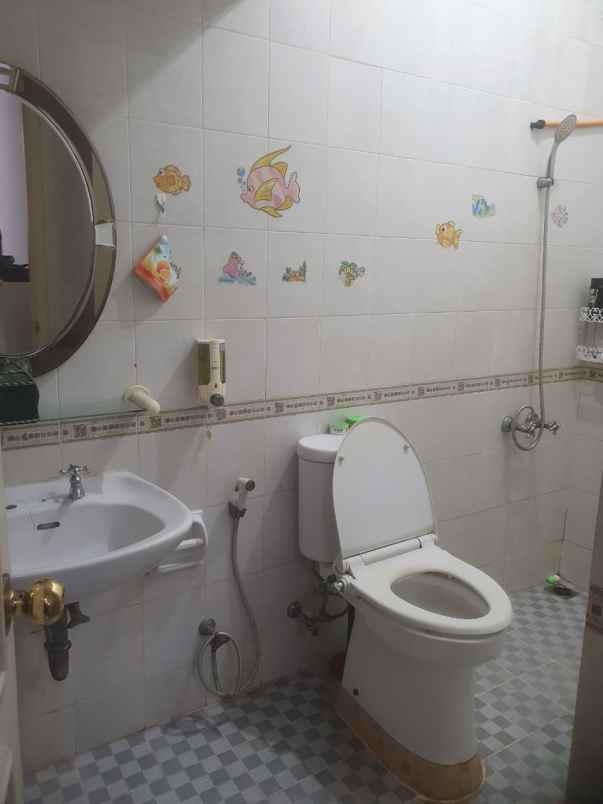 dijual rumah pakuwon city virginia regency