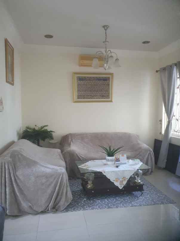 dijual rumah pakuwon city virginia regency