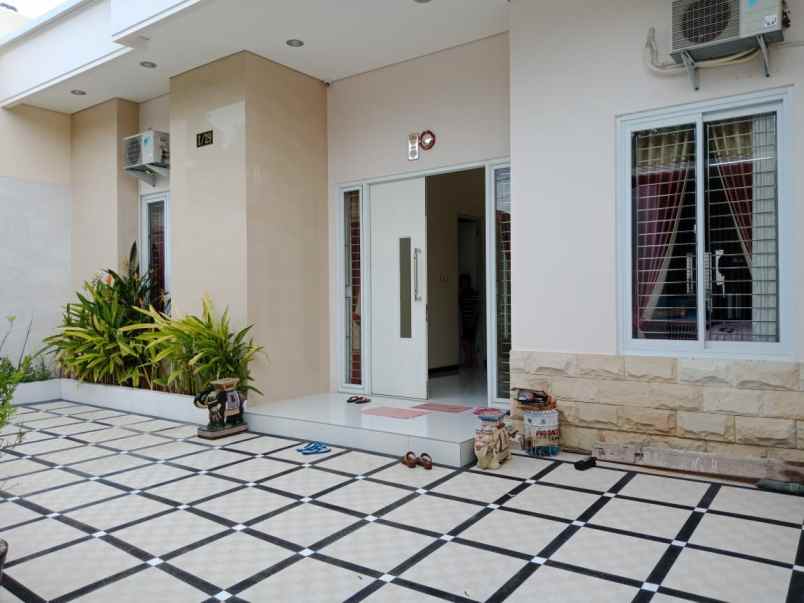 dijual rumah pantai mentari