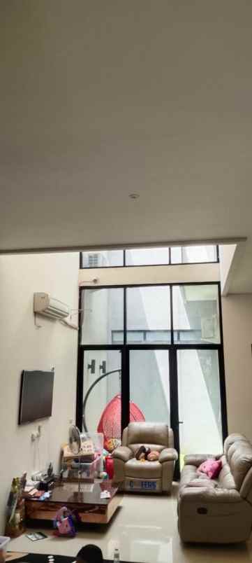 dijual rumah pantai mentari