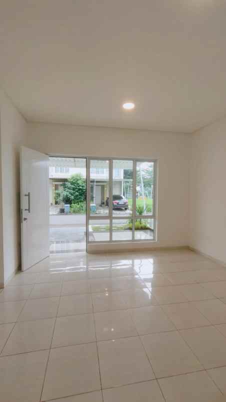 dijual rumah paradise city