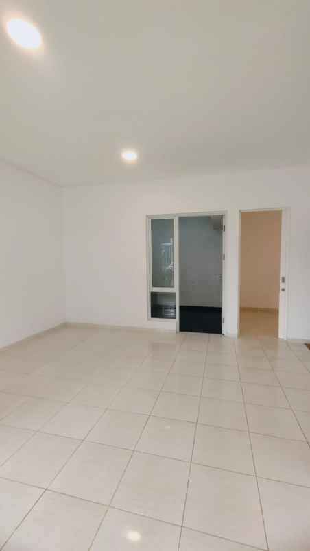 dijual rumah paradise city