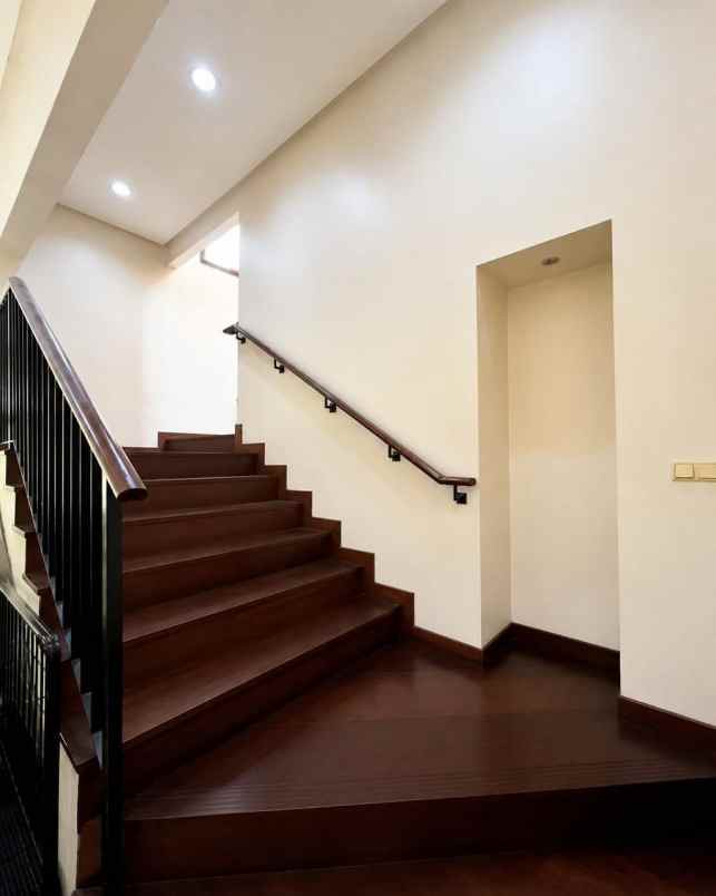 dijual rumah pejaten barat kemang