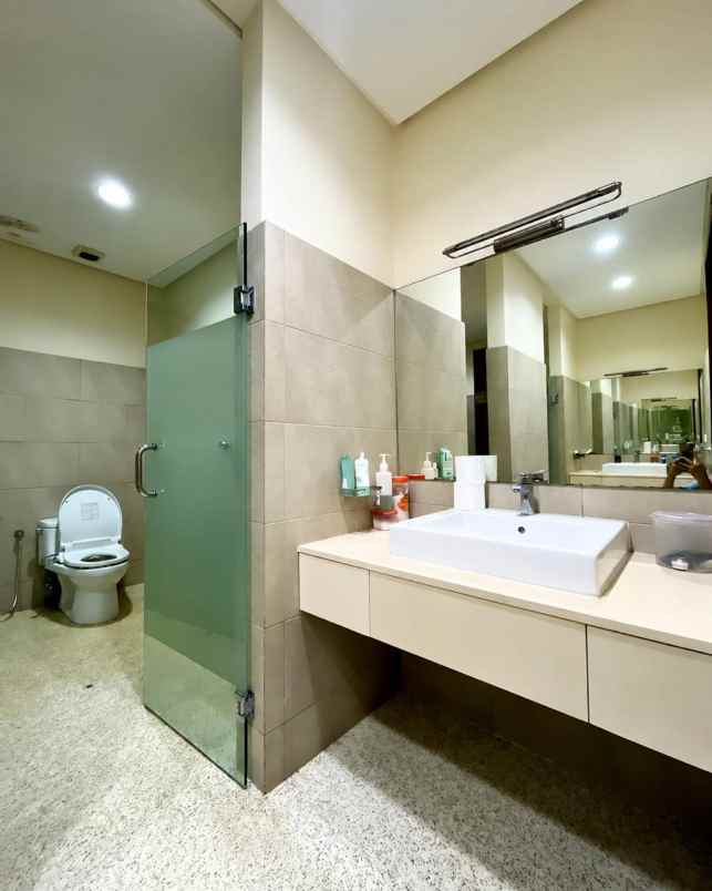 dijual rumah pejaten barat kemang