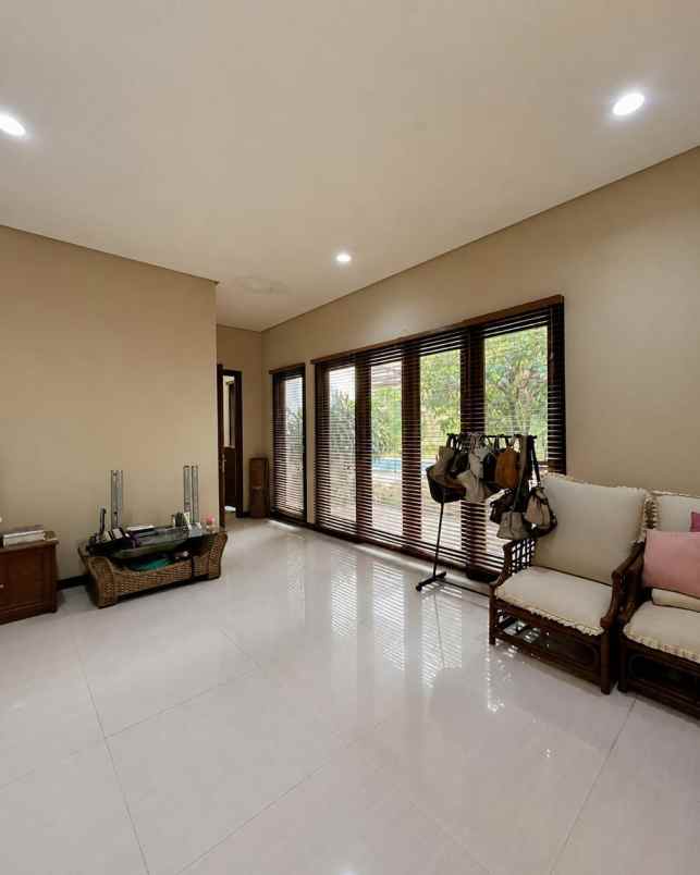 dijual rumah pejaten barat kemang
