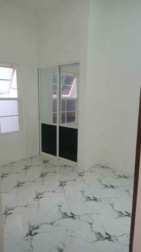 dijual rumah pelabuhan ketapang sukun