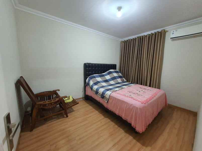 dijual rumah pelepah kelapa gading