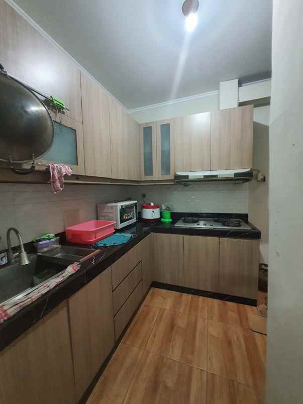 dijual rumah pelepah kelapa gading