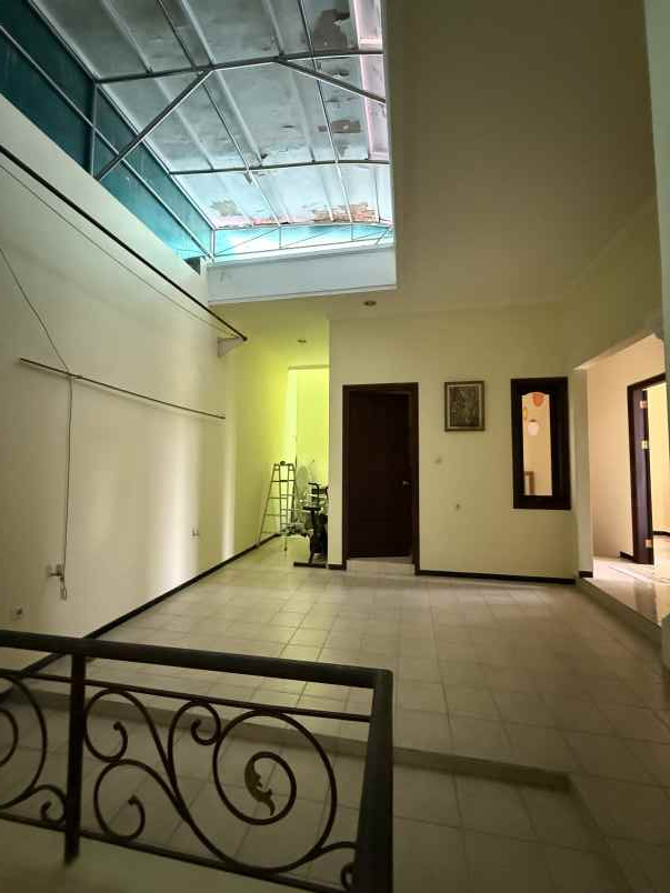 dijual rumah perum galaxy bumi permai