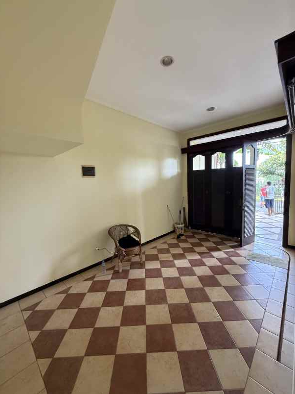 dijual rumah perum galaxy bumi permai