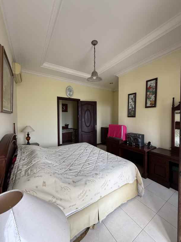 dijual rumah perum galaxy bumi permai