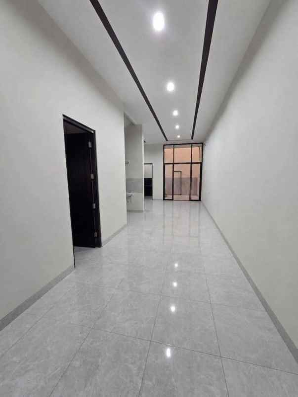 dijual rumah perumahan babatan pantai