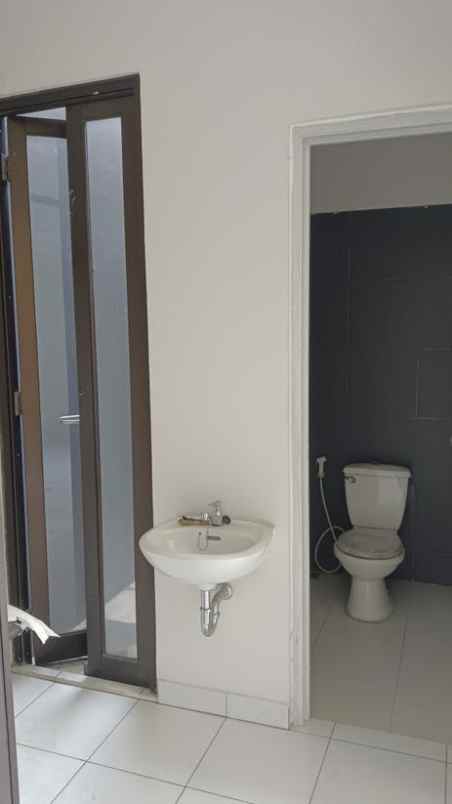 dijual rumah perumahan galuhmas cluster